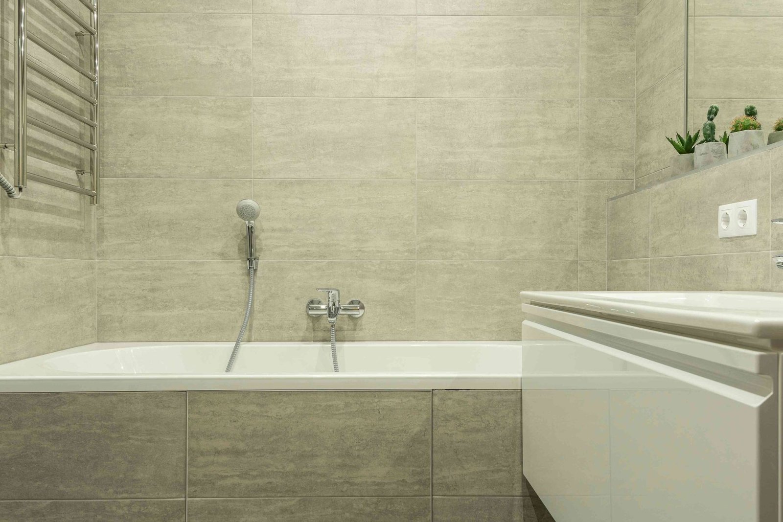 Safety Bath Walk-In Tubs | Exploring Bathtub Renovations for Accessibility
