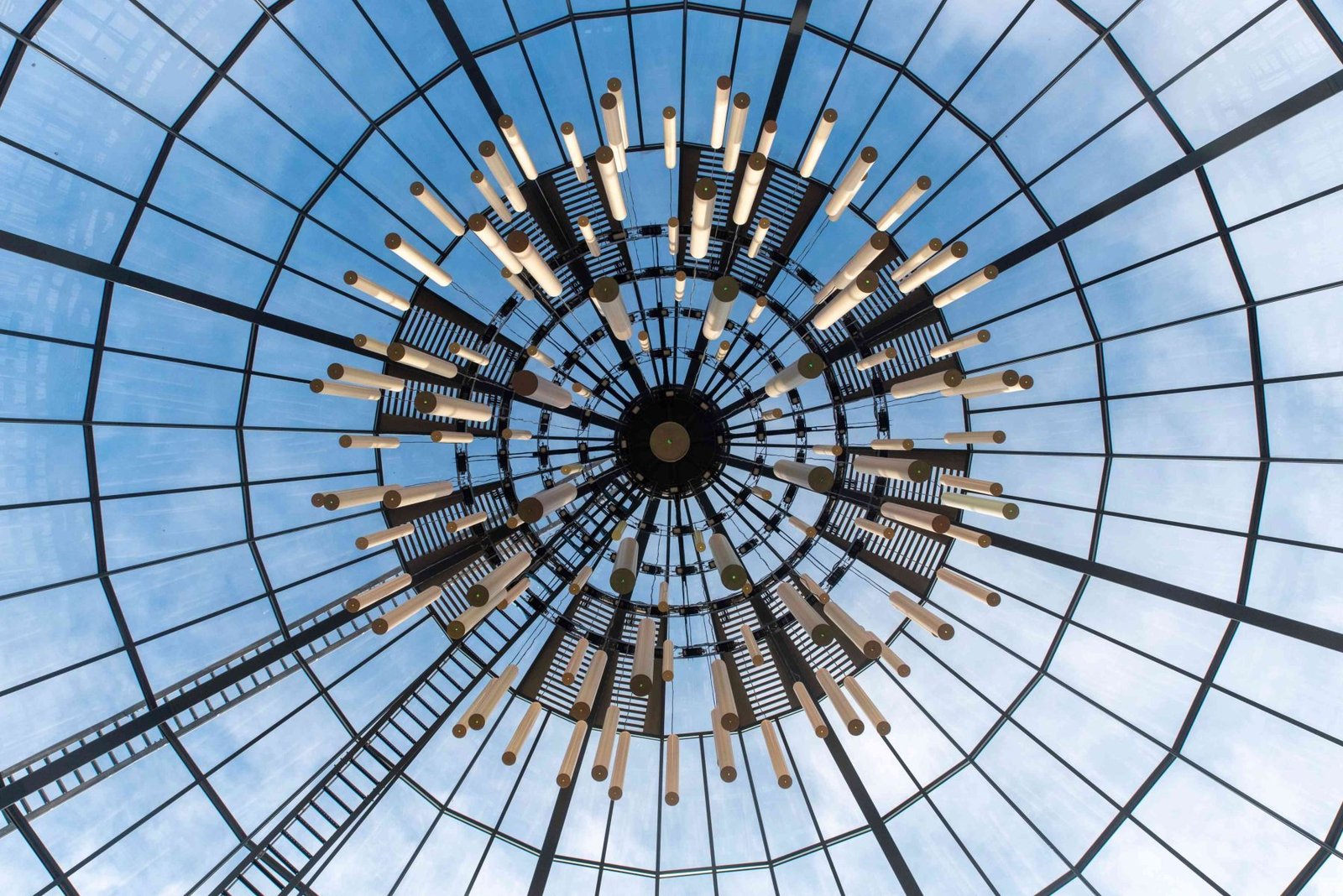 What is the difference between a studio roof and a gable roof?